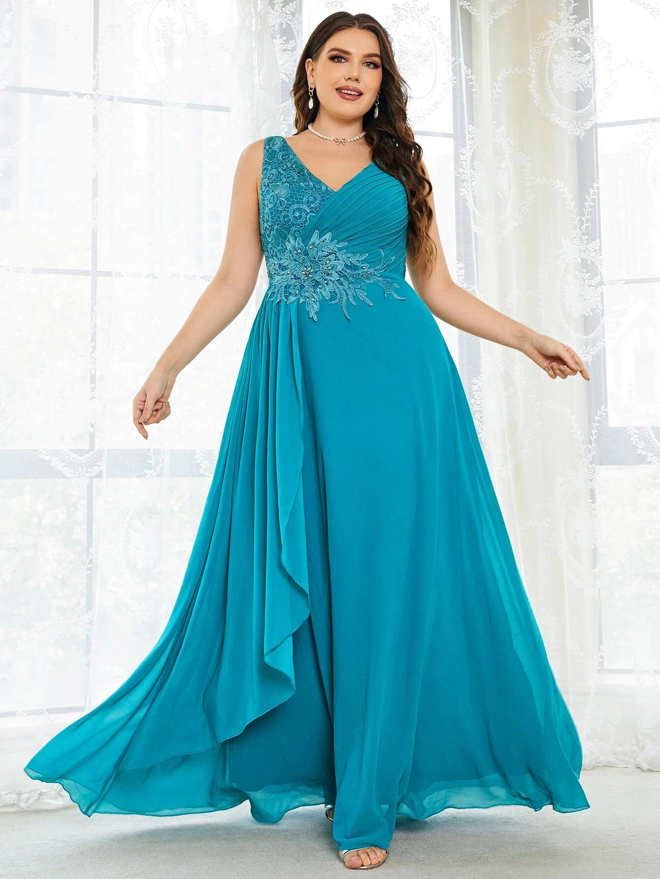 Plus Size Lace Rhinestone Party Dress